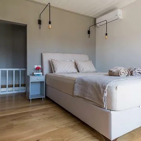 בית נופש Cute House סקופלוס טאון